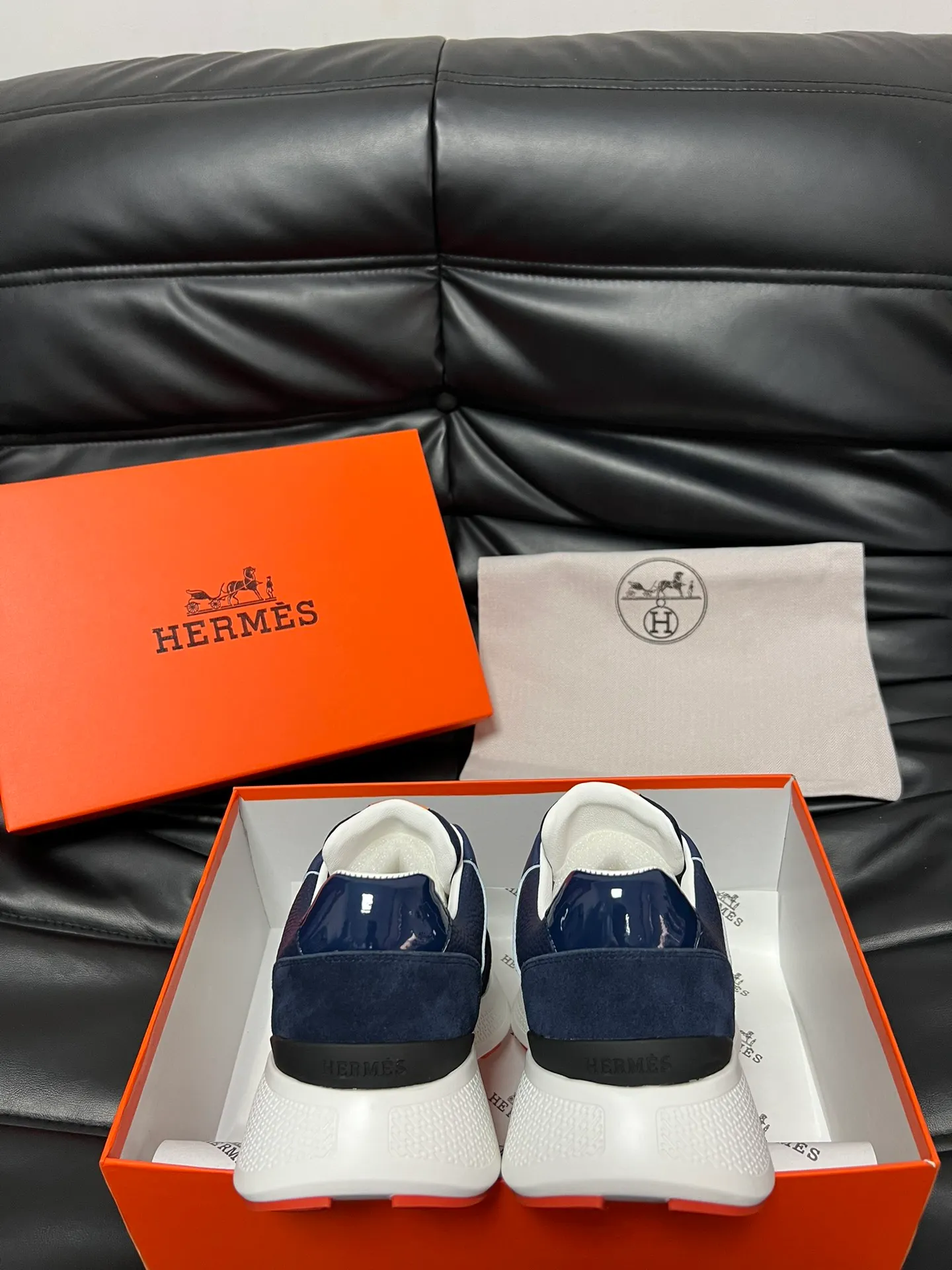 [HERMES] Hermès men's shoes 💰520💰 - High-end quality original order - Upper: 🔝 tumbled calfskin, suede calfskin, shoe body sewn with H pattern - Lining: water-dyed cowhide - Outsole: ultra-light T men's shoes 💰U foam rubber; two-color molded outsole - Super high quality control, fine workmanship: highlighted (high-end, luxury, grade) -Size : 39-44 (38, 45 can be customized)